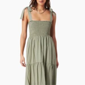 XIRENA Lorraine Dress in sand olive size medium